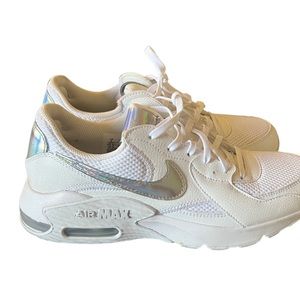 Nine Air Max Excee women’s white sneakers